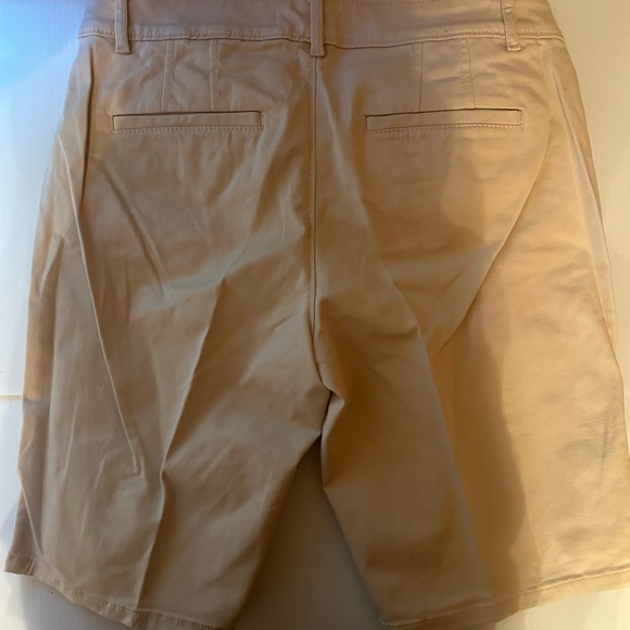 LOFT Marisa shorts - Picture 2 of 4